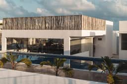 Rooftop Pool + Gym + Laundry + Coworking + Cinema - Image 2