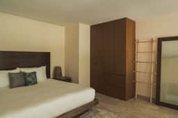 Luxury Loft w/ Pools, Gym, Rooftop Panoramic Views - Image 2