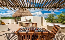 Private Rooftop Penthouse w/ Jacuzzi & Concierge - Image 5