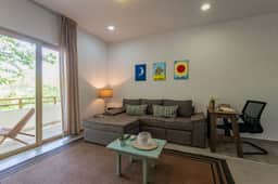 Terrace Condo w/ Pool & Concierge Service - Image 2