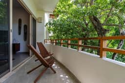 Terrace Condo w/ Pool & Concierge Service - Image 4