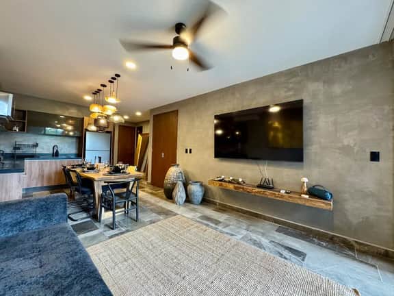 Luxury Condo w/ Rooftop Pool & Gym in Aldea Zama - Image 3