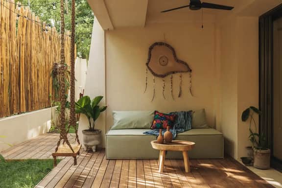 Perfect for 10 Guests w/ Rooftop & Jungle Views - Image 2