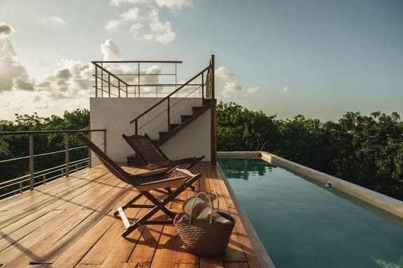 Perfect for 10 Guests w/ Rooftop & Jungle Views - Image 1