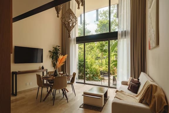 Luxury Loft w/ Pools, Gym, Rooftop Panoramic Views - Image 1